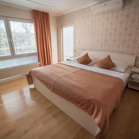 Отель Alfa Giraltovce